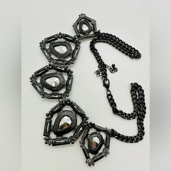 Modern Vintage Red Crystal Statement Necklace - Picture 4 of 14